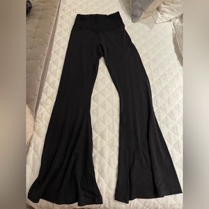 Aerie Real me high flare pants